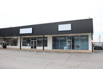 581-621 Old Hickory Blvd, Jackson, TN for lease Building Photo- Image 2 of 5