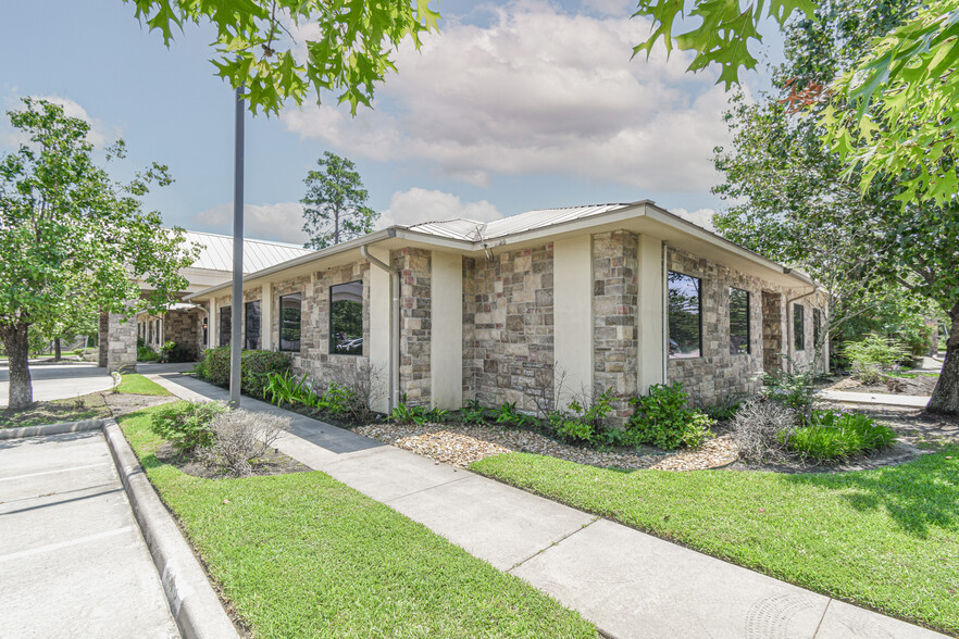 821 Crossbridge Dr, Spring, TX for sale - Building Photo - Image 2 of 18