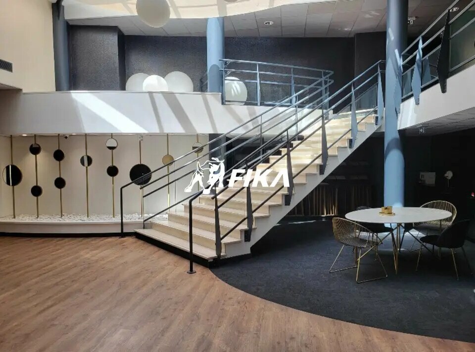 Office in Toulouse for lease Building Photo- Image 1 of 2