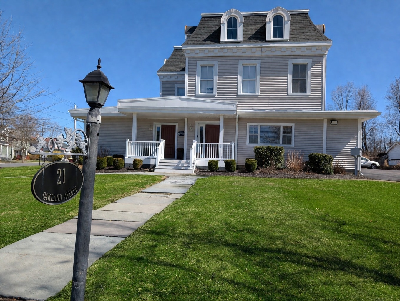 21 Oakland Ave, Warwick, NY for lease Primary Photo- Image 1 of 12