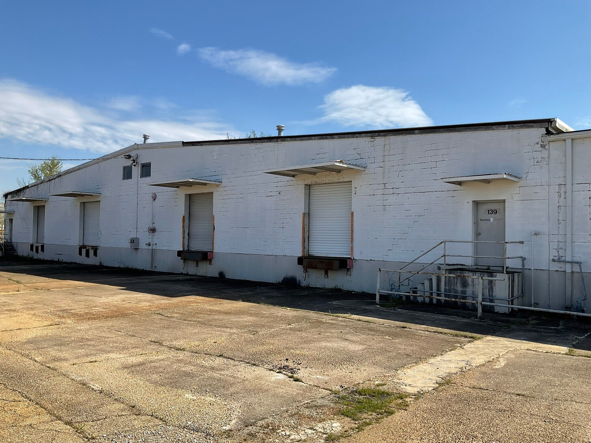 139 Community Dr, Tupelo, MS for lease Primary Photo- Image 1 of 2