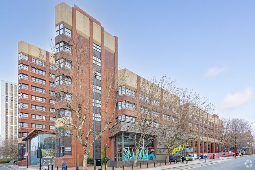 Wellington St, Leeds à louer - Photo du bâtiment - Image 2 de 25