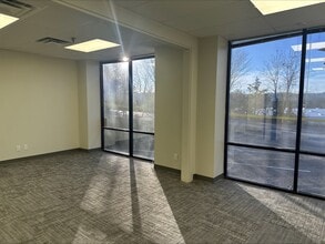 101-114 Space Park N, Goodlettsville, TN à louer Photo intérieure- Image 2 de 7