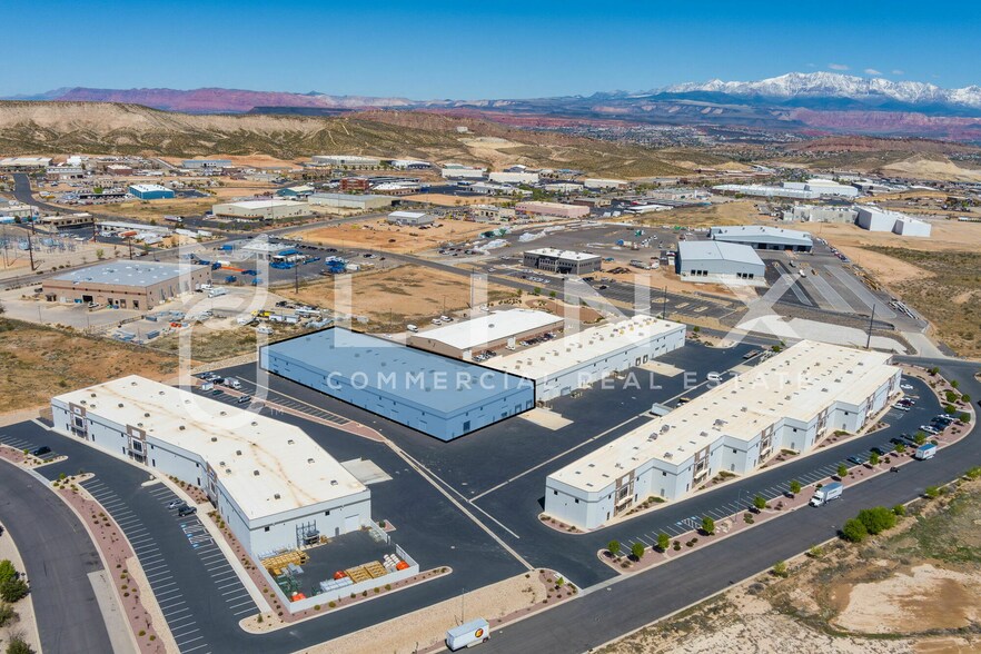 1212 E Venture Dr, Saint George, UT à louer - Photo du bâtiment - Image 3 de 17