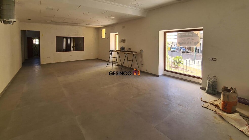 Retail in Ontinyent for lease - Building Photo - Image 2 of 9