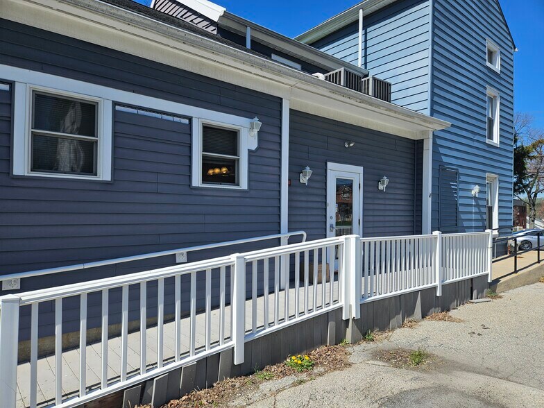 606 Germantown Pike, Lafayette Hill, PA à vendre - Photo du bâtiment - Image 3 de 16