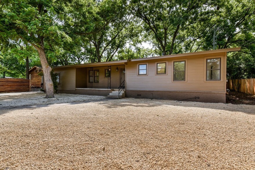 13813 Ann Pl, Austin, TX à louer - Photo du bâtiment - Image 3 de 22