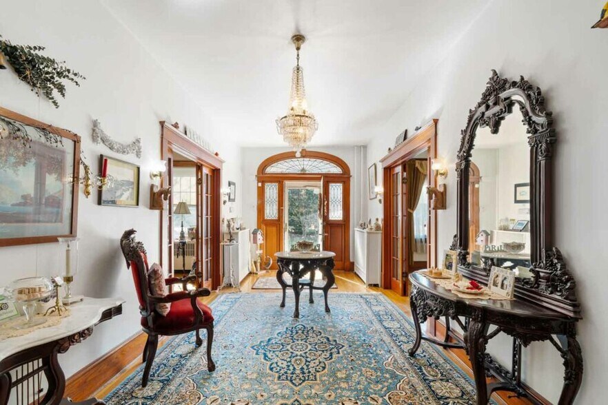 6100 Frederick Ave, Catonsville, MD à vendre - Photo intérieure - Image 2 de 15