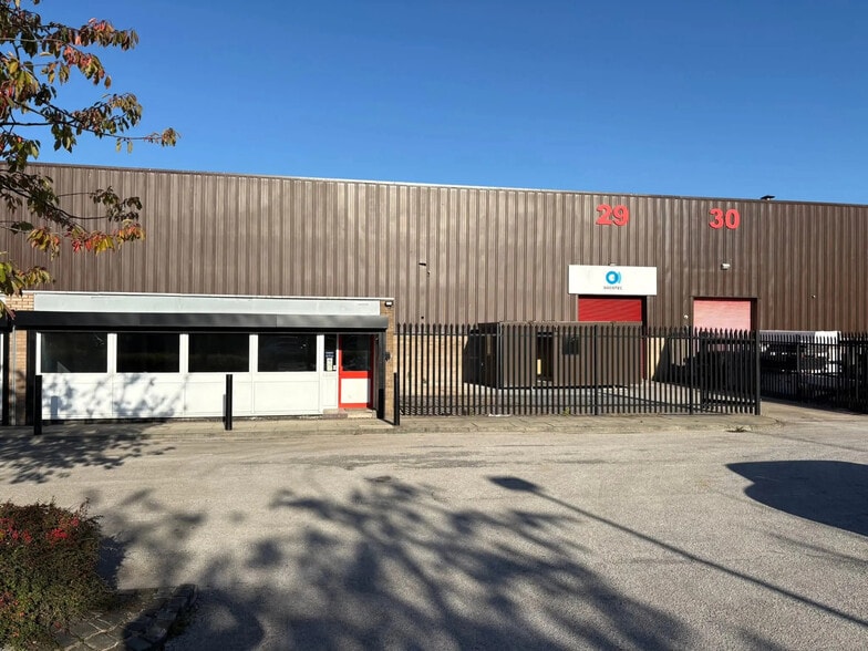Rufford Court, Hardwick Grange, Warrington for lease - Building Photo - Image 2 of 25