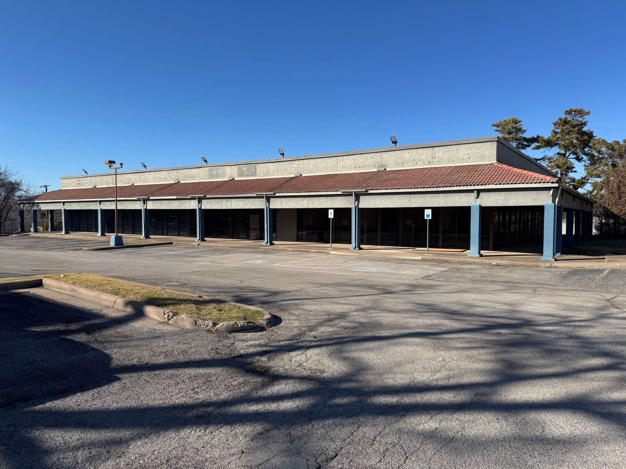 2825 Valley View Ln, Dallas, TX for lease Primary Photo- Image 1 of 5