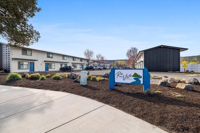 Plus de détails pour 940 NW 2nd St, Prineville, OR - Multi-résidentiel à vendre