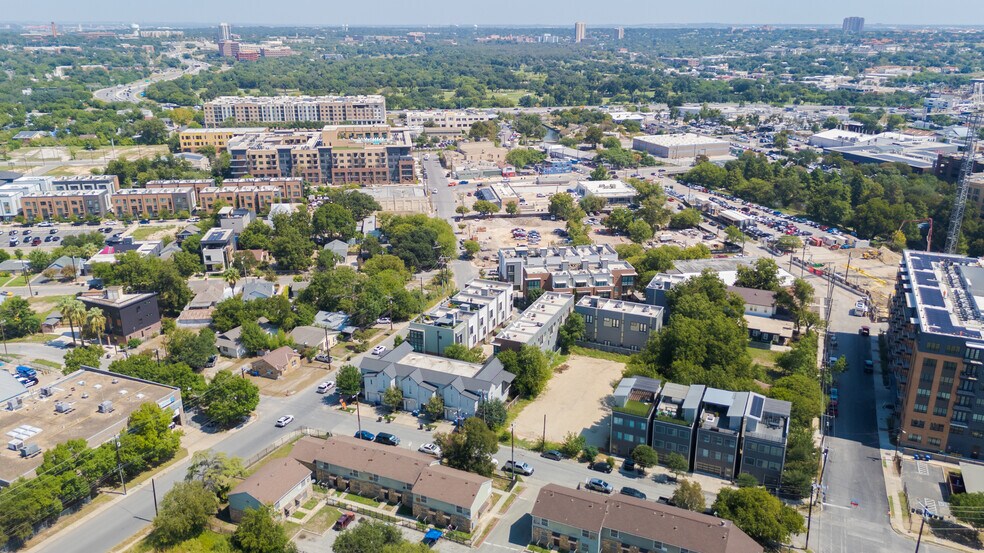 811 E Park Ave, San Antonio, TX à vendre - Photo du bâtiment - Image 3 de 5