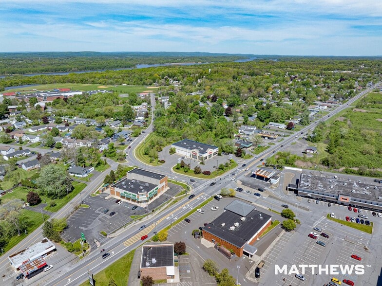 173 Fairview Ave, Hudson, NY for sale - Building Photo - Image 2 of 4