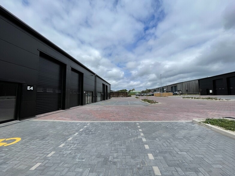 Cooil Road, Isle Of Man for lease - Building Photo - Image 2 of 4