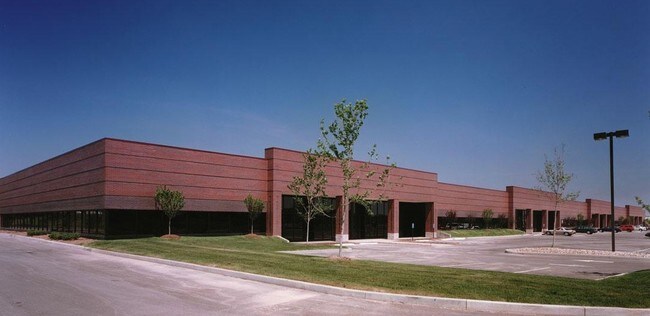 Plus de détails pour 3771-3797 Corporate Center Dr, Earth City, MO - Bureau, Local d'activités à louer
