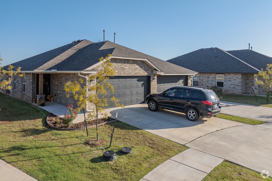 646 Marlin Ct, Chickasha, OK à vendre - Photo du bâtiment - Image 3 de 11