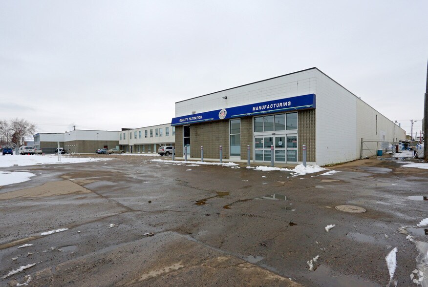 5711 103A St NW, Edmonton, AB à vendre - Photo du bâtiment - Image 2 de 3