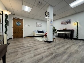 5 Hillandale Ave, Stamford, CT à louer Photo intérieure- Image 2 de 8