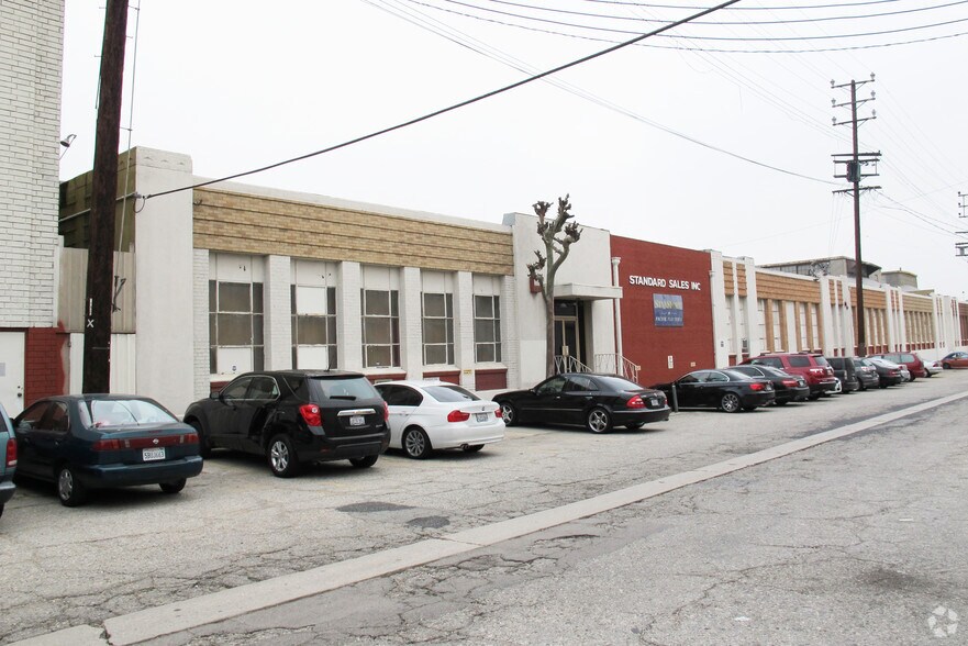 2801 E 12th St, Los Angeles, CA à vendre - Photo du bâtiment - Image 2 de 40