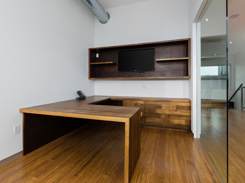 215-237 California St, El Segundo, CA à louer - Photo du bâtiment - Image 3 de 36