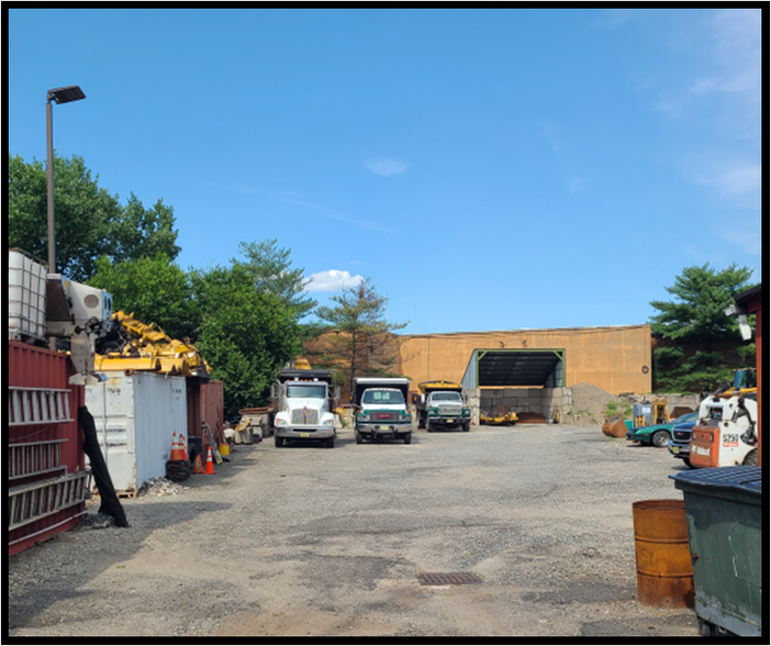 66 Henry St, Secaucus, NJ for sale - Building Photo - Image 2 of 4