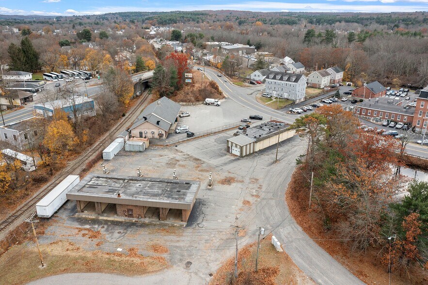 679 Linwood Ave, Whitinsville, MA à vendre - Photo du bâtiment - Image 3 de 22