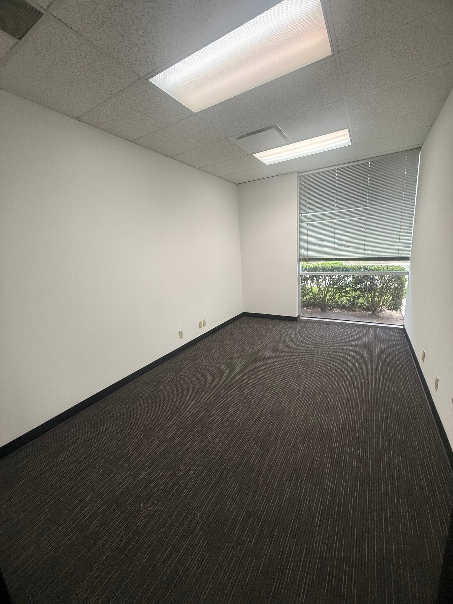23351-23361 Madero, Mission Viejo, CA for lease Interior Photo- Image 1 of 2