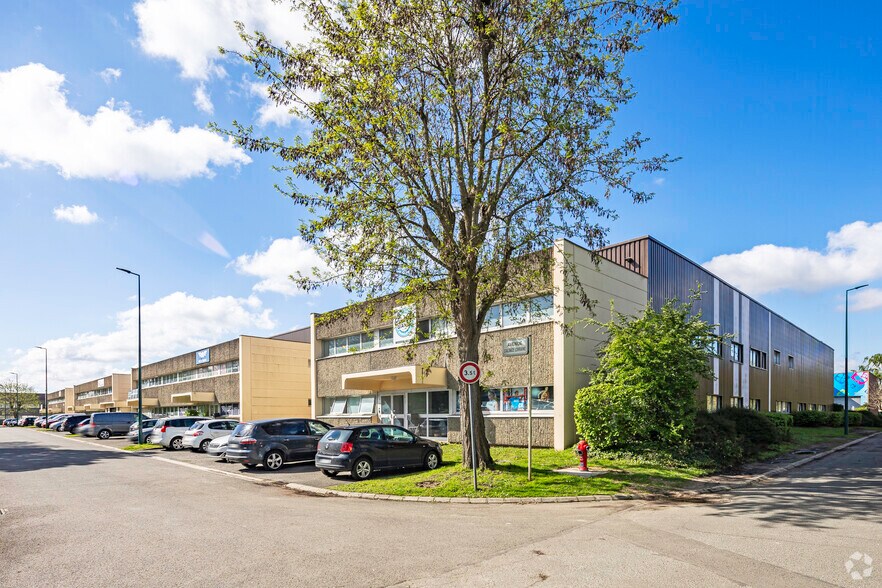 4 Avenue D'Alsace Lorraine, Saint-Ouen-l'Aumône for lease - Building Photo - Image 2 of 2