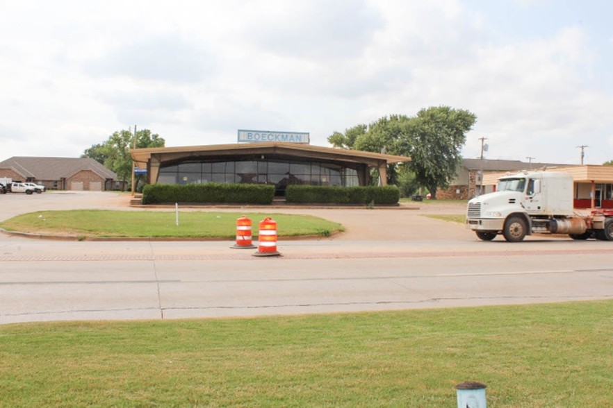 1510 S Main St, Kingfisher, OK for sale - Building Photo - Image 1 of 1