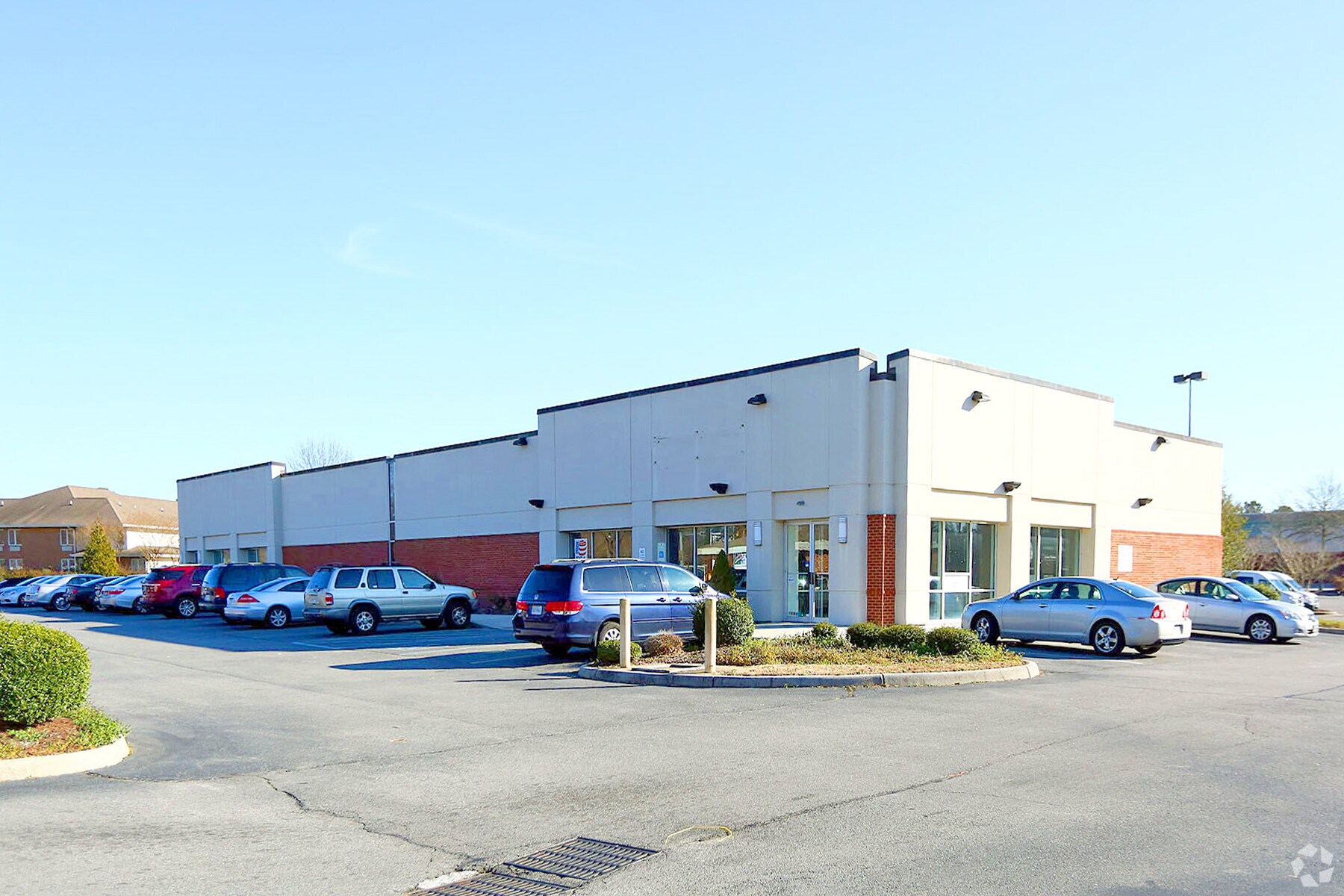 5601-5627 W High St, Portsmouth, VA for lease Building Photo- Image 1 of 6