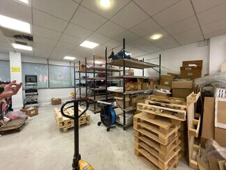Plus de détails pour Bureau, Industriel à louer