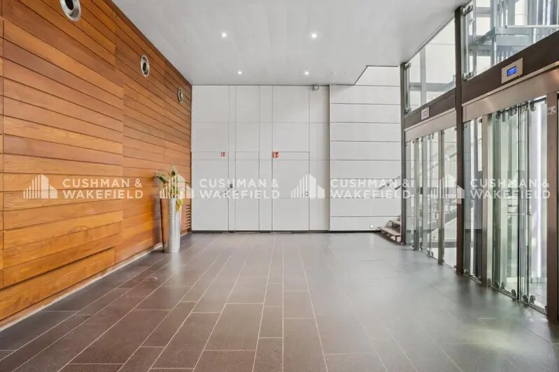 12 Rue De La Navigation, Lyon à louer - Photo du bâtiment - Image 3 de 14