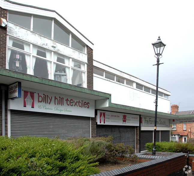 9-11 The Rake Precinct, Wirral à louer - Photo du bâtiment - Image 2 de 4