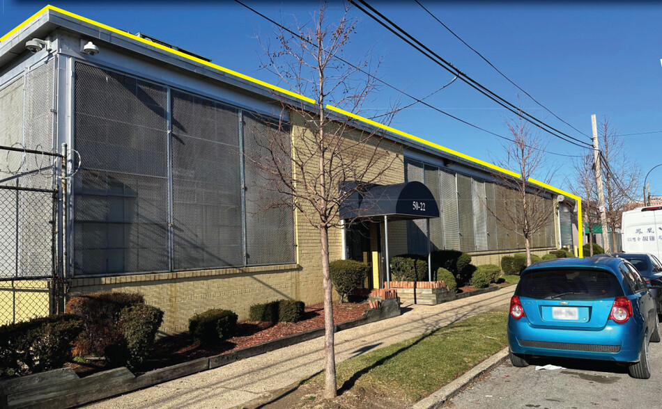 5020 Ireland St, Elmhurst, NY for lease - Building Photo - Image 1 of 16