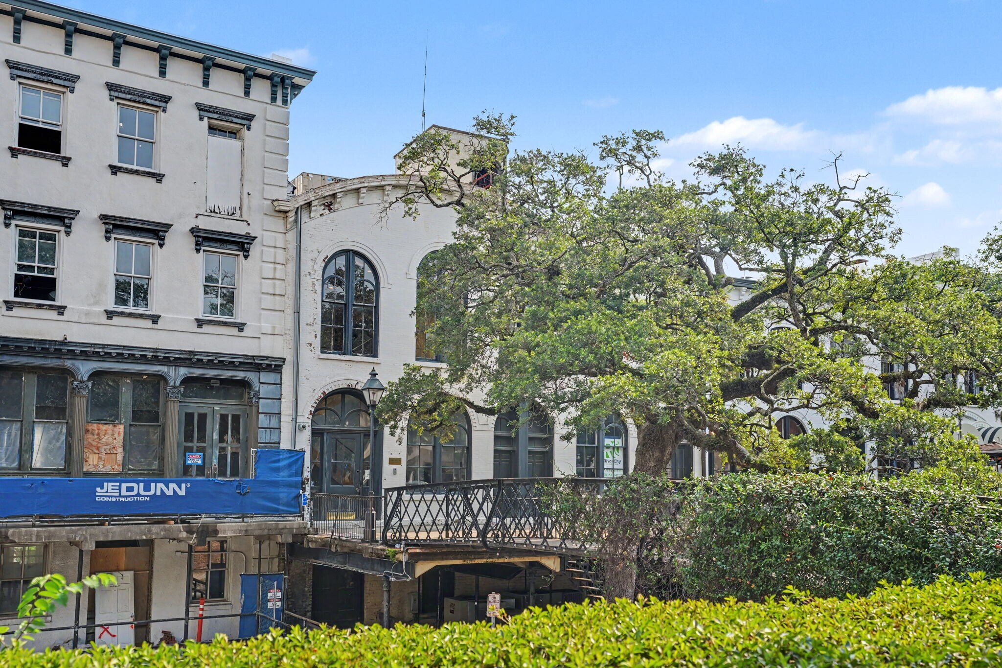 12 E Bay St, Savannah, GA à louer Photo du bâtiment- Image 1 de 24