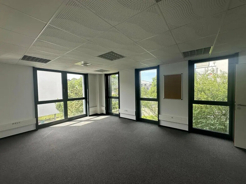 Office in Strasbourg for lease - Interior Photo - Image 3 of 7