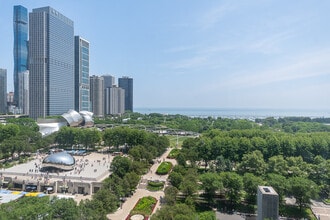 8 S Michigan Ave, Chicago, IL à louer Photo intérieure- Image 2 de 7