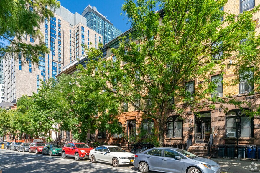 525 Dean St, Brooklyn, NY for sale - Building Photo - Image 2 of 5