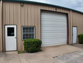 135 Industrial Park Dr, Hollister, MO for lease Interior Photo- Image 2 of 10
