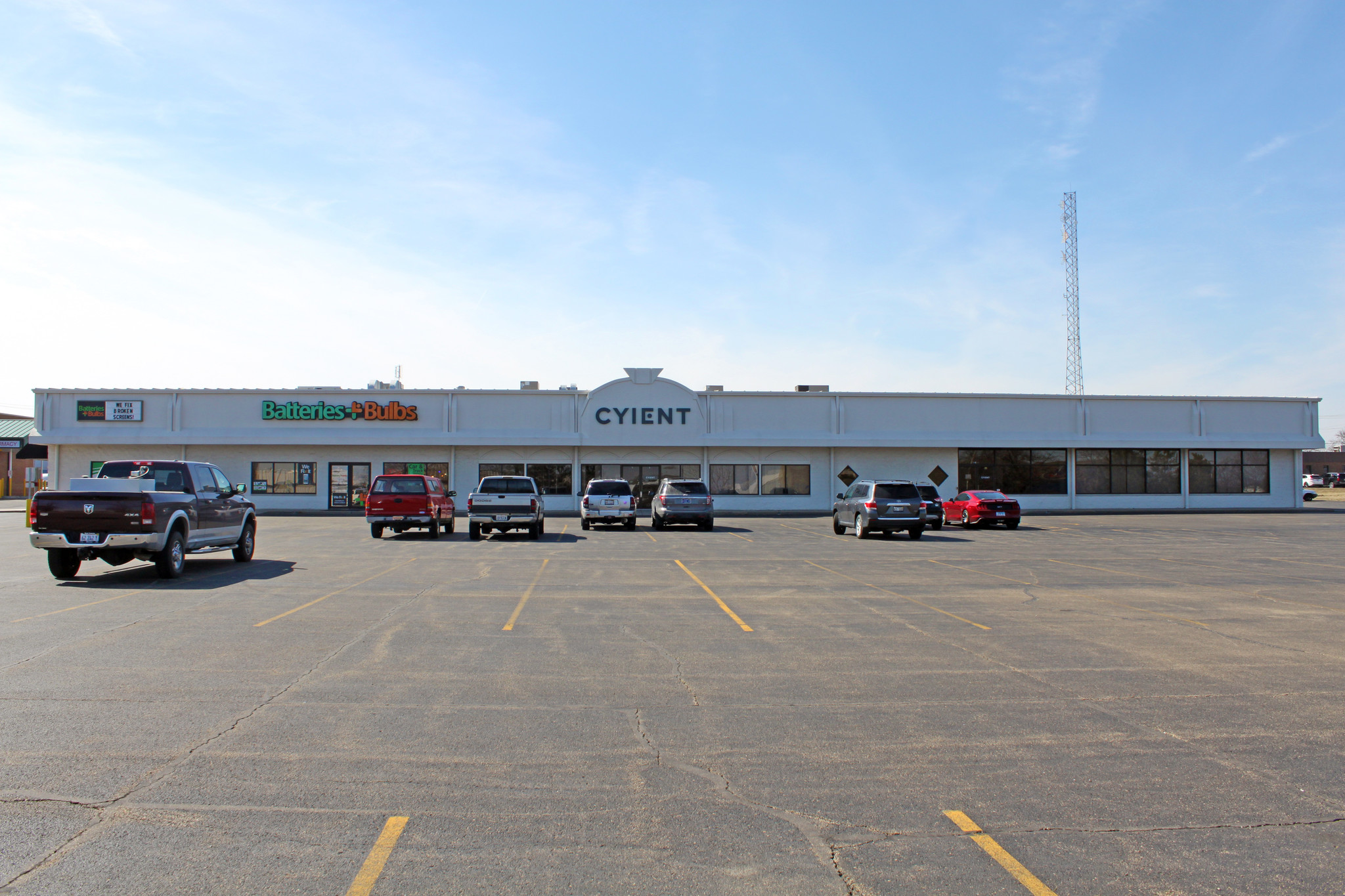 8001 N University St, Peoria, IL for lease Building Photo- Image 1 of 17