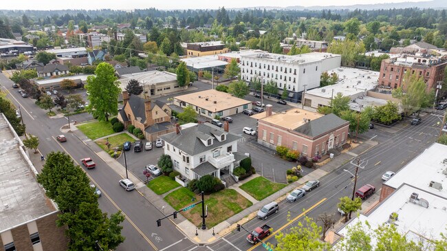 Plus de détails pour 414 NE Evans St, Mcminnville, OR - Bureau à vendre