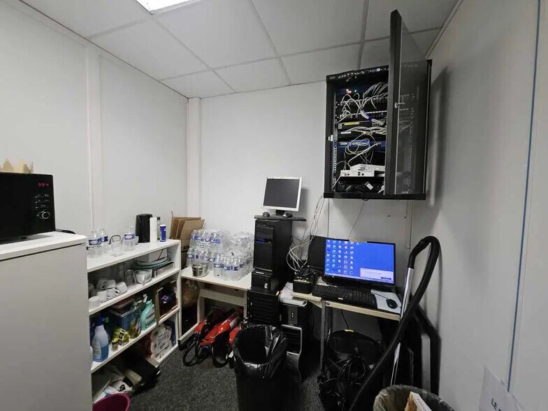 Bureau dans Meyreuil à louer - Photo intérieure - Image 3 de 6