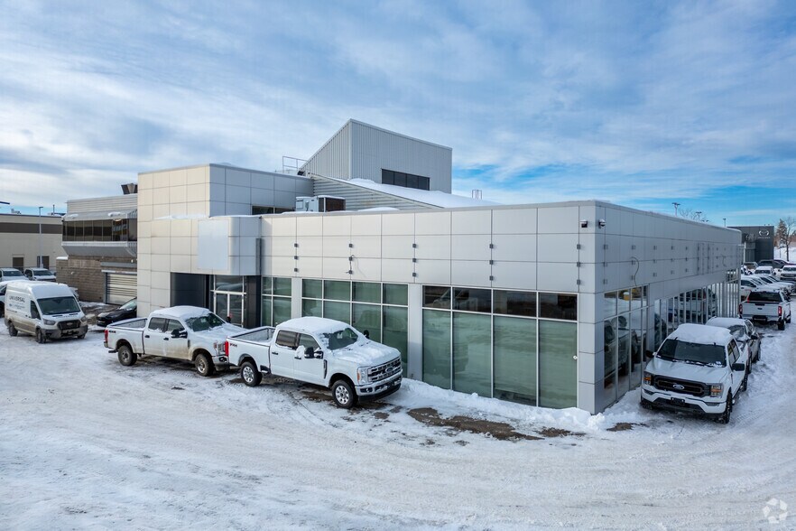 3131 32nd Ave NE, Calgary, AB à vendre - Photo principale - Image 1 de 1