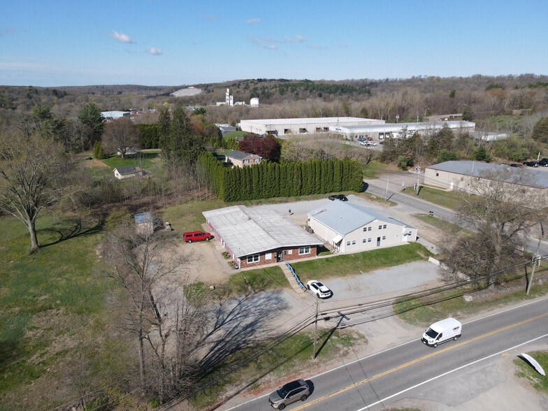 46 Lebanon Rd, Bozrah, CT for sale - Primary Photo - Image 1 of 2