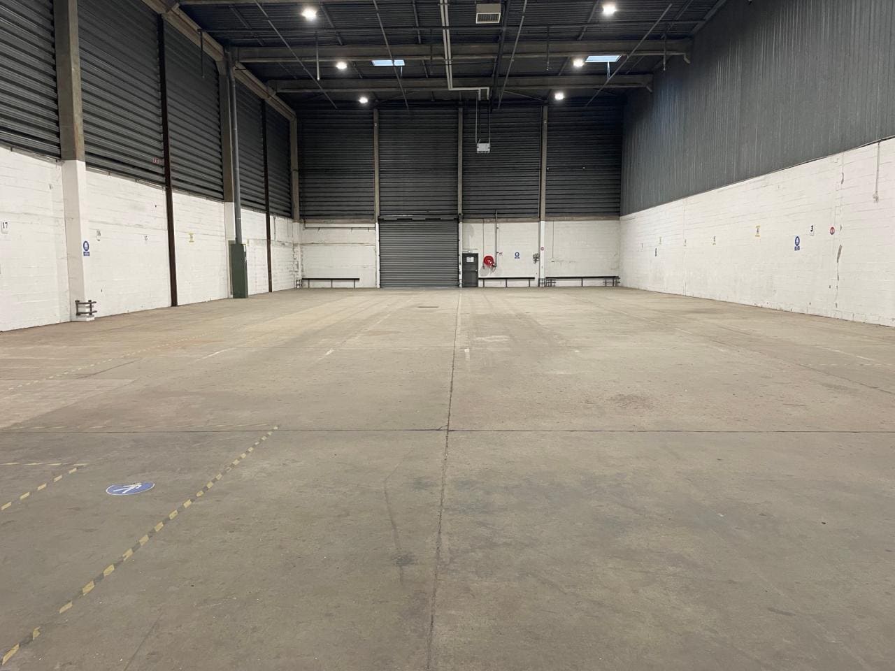Flex in Aulnay-sous-Bois for lease Interior Photo- Image 1 of 7