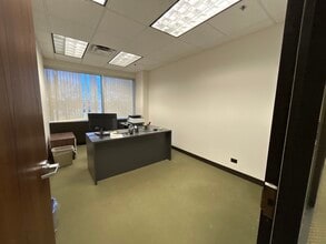 4749 Lincoln Mall Dr, Matteson, IL for lease Building Photo- Image 1 of 3