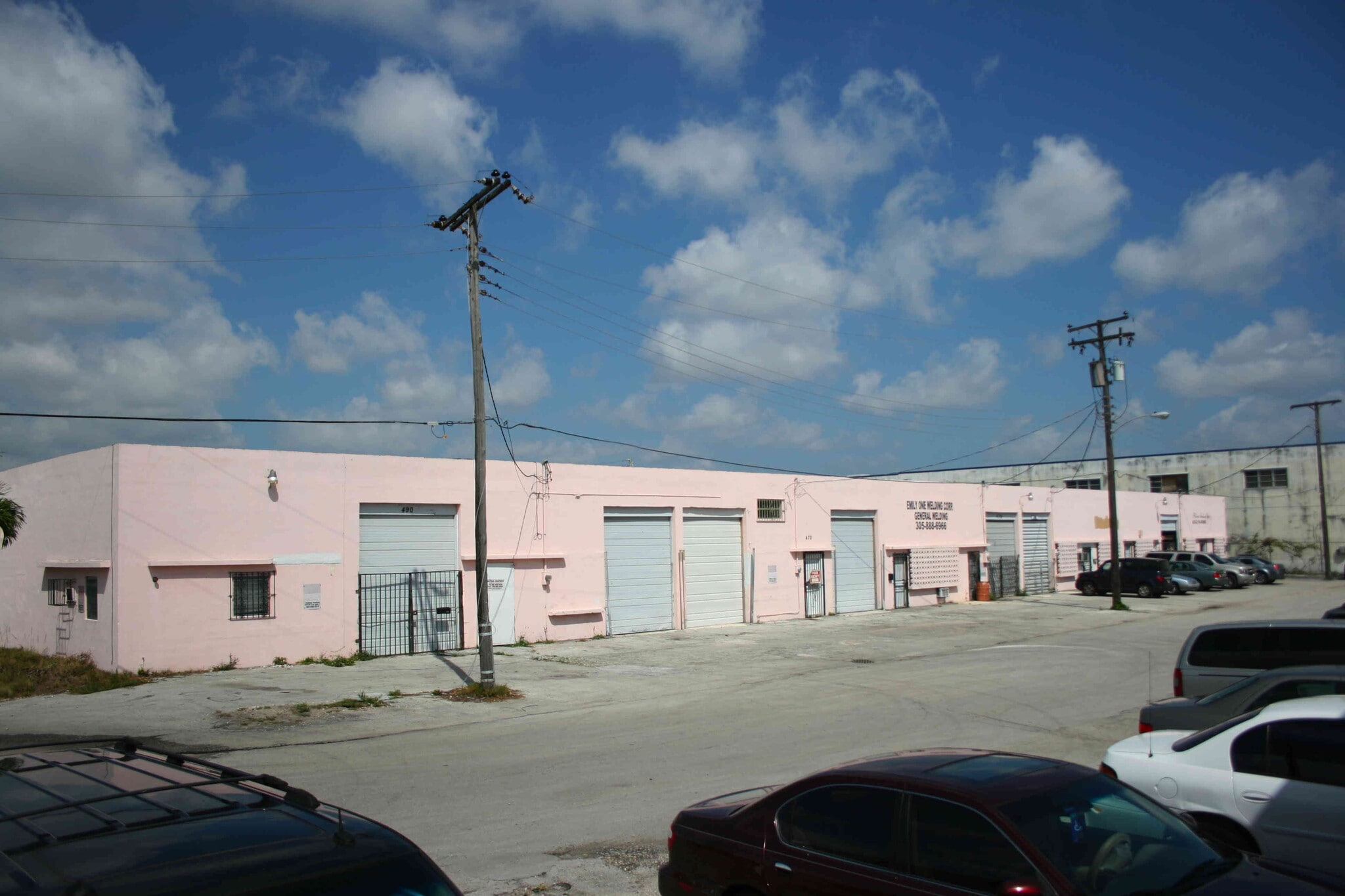 400-490 SE 11th Ave, Hialeah, FL à louer Photo du bâtiment- Image 1 de 1