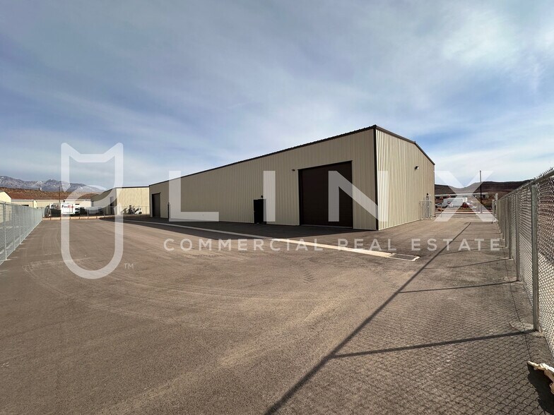 680 N Cottonwood St, Hildale, UT à louer - Photo du bâtiment - Image 3 de 5