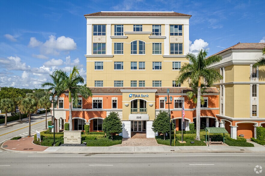 595 S Federal Hwy, Boca Raton, FL à louer - Photo du bâtiment - Image 3 de 6