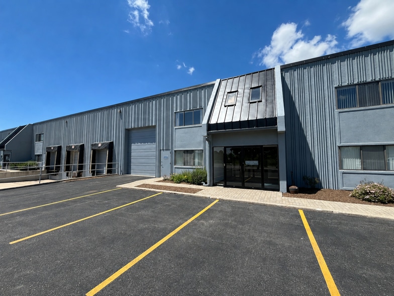 1700 Kiefer Dr, Zion, IL for sale - Building Photo - Image 1 of 7